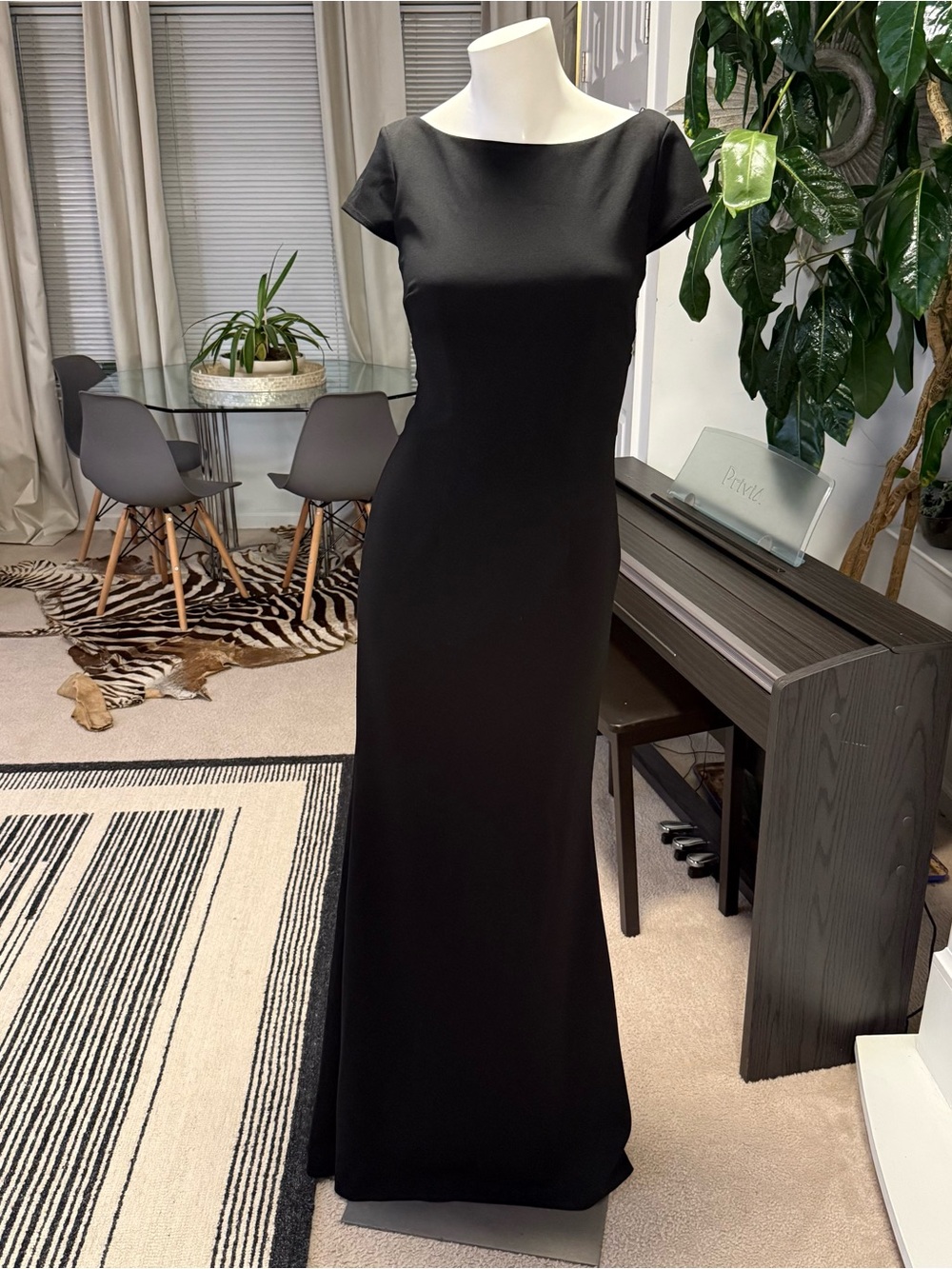 Katie May Elegant Black Cap-Sleeve Evening Gown